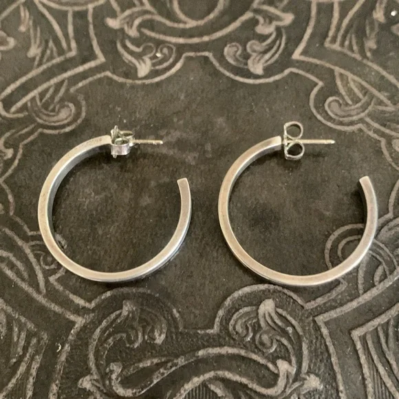 Tiffany and co silver hoop earrings 29 - Picture 2 of 4